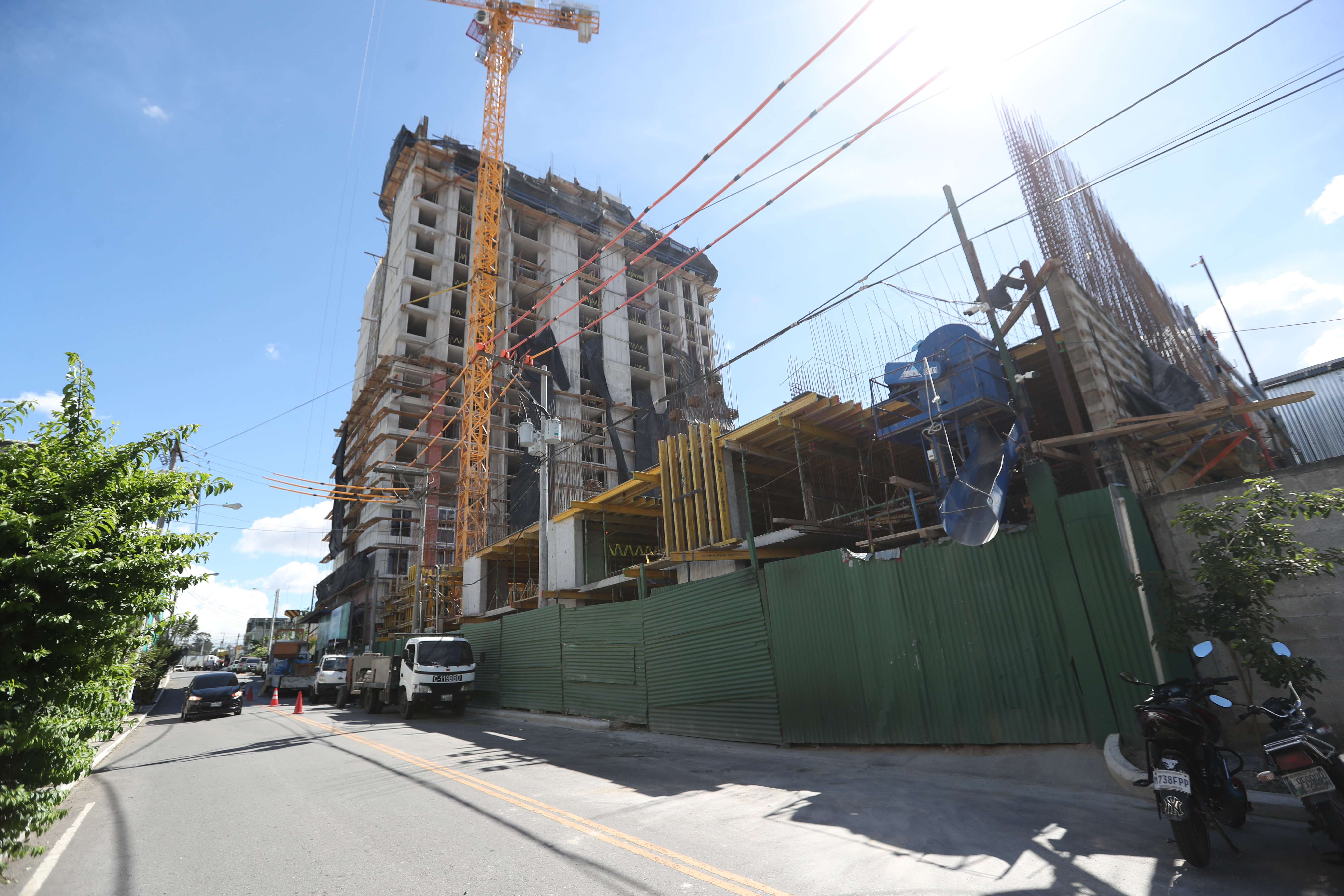 La actividad de construcción sobre todo en vivienda vertical es una de las actividades que durante el primer semestre del año, muestra un crecimiento.  (Foto Prensa Libre: Hemeroteca)