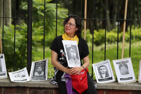 Desde hace 20 años se lleva a cabo la marcha por la memoria de las víctimas del conflicto armado interno en Guatemala. Foto Prensa Libre: Óscar Rivas