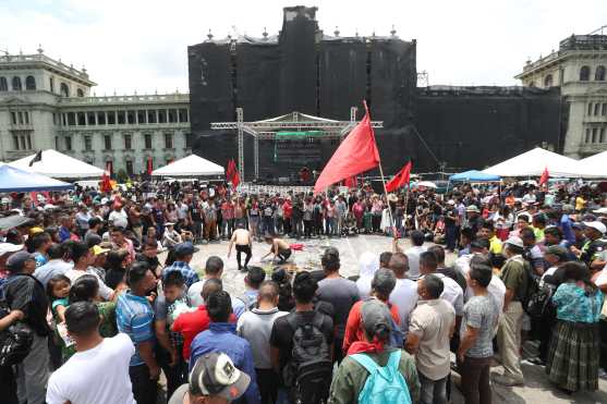 Las personas esperaron por la tarde un festival de grafiti y otras expresiones artísticas. Foto Prensa Libre: Óscar Rivas
