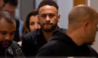 Brazil's star striker Neymar leaves a Police Station after giving a statement to police for posting intimate WhatsApp messages with Najila Trindade Mendes de Souza, who has accused of rape, on social media, at the Internet Crime Special Police Unit in Rio de Janeiro, Brazil on June 6, 2019. (Photo by Mauro Pimentel / AFP)