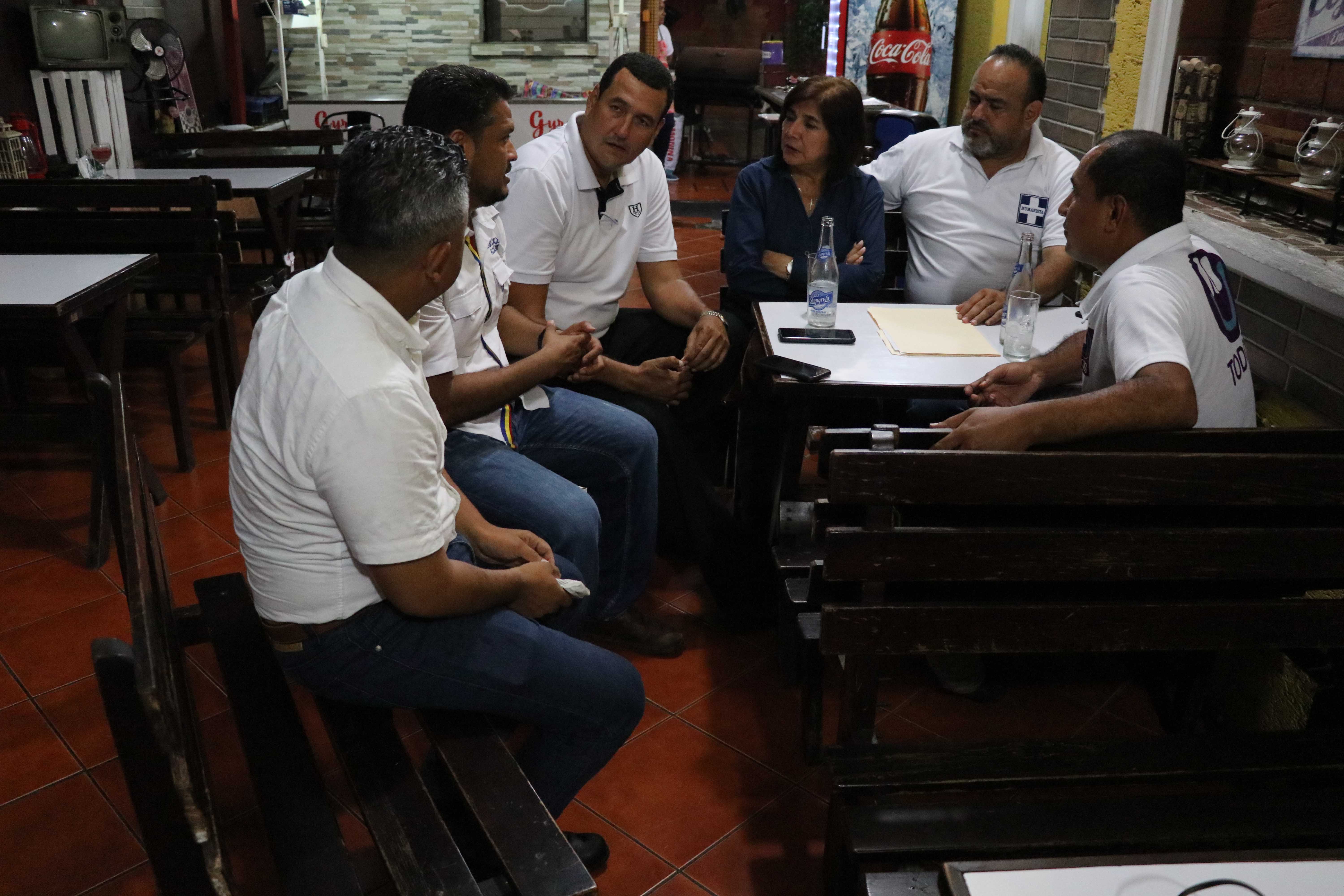 Cinco candidatos a la alcaldía de Escuintla interpusieron una denuncia el MP por el supuesto incremento del padrón electoral. (Foto Prensa Libre: Carlos Paredes)