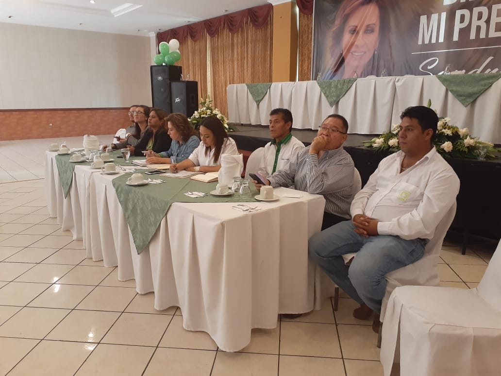 Sandra Torres se reunió con representantes de su partido en Huehuetenango. (Foto Prensa Libre: Mike Castillo)