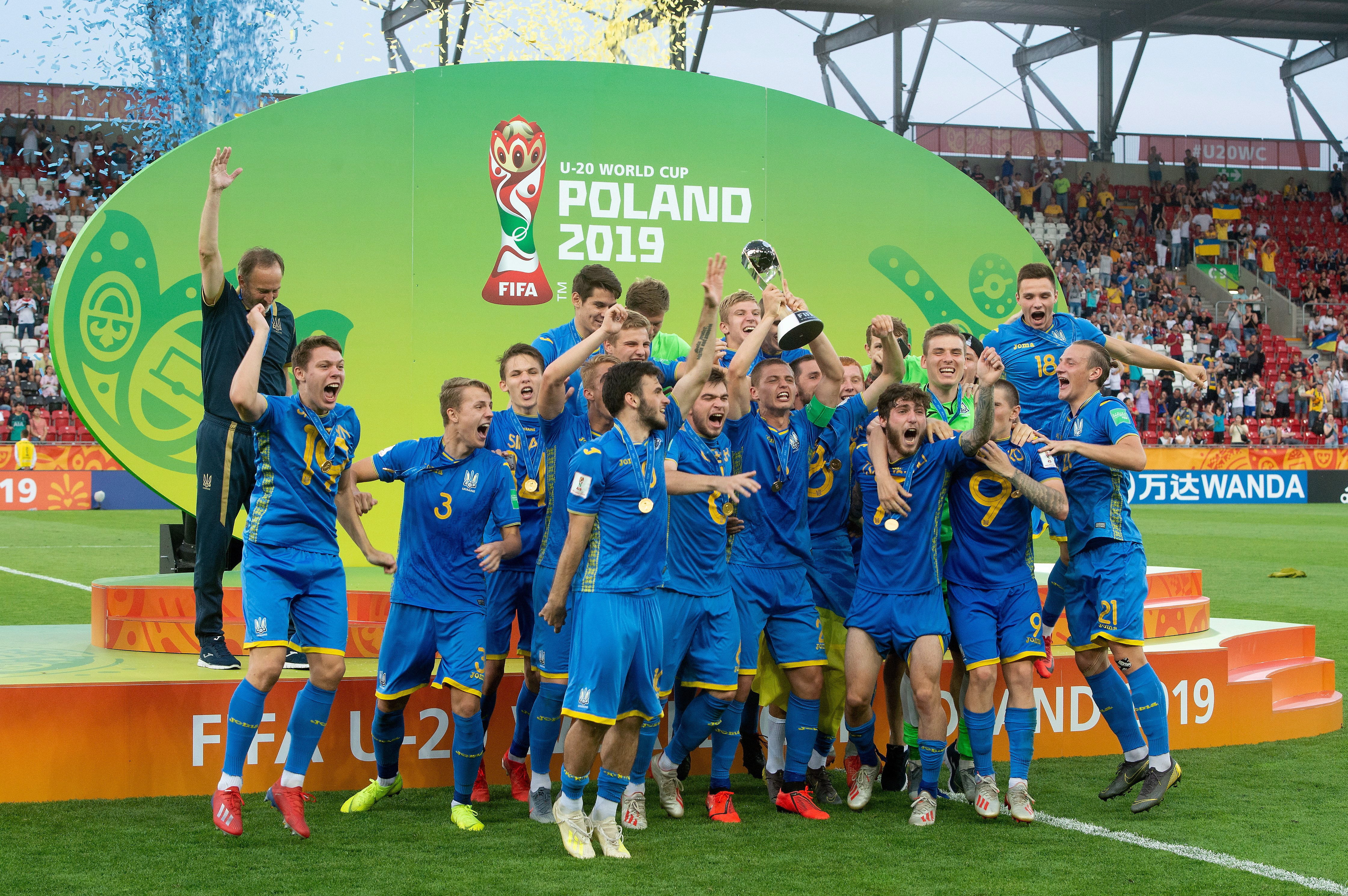 La Selección de Ucrania hizo historia este sábado, después de haber conquistado el Mundial Sub 20. (Foto Prensa Libre: EFE).