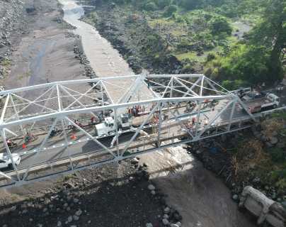Puente Carlos Castillo Armas está cerrado por reparación