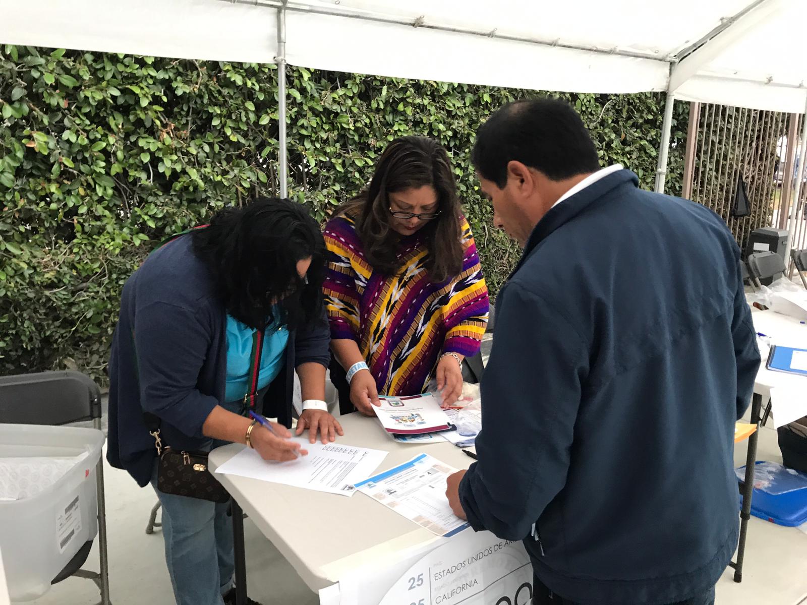 Guatemaltecos ejercen su voto en el extranjero por primera vez (Foto Prensa Libre: Marco López)