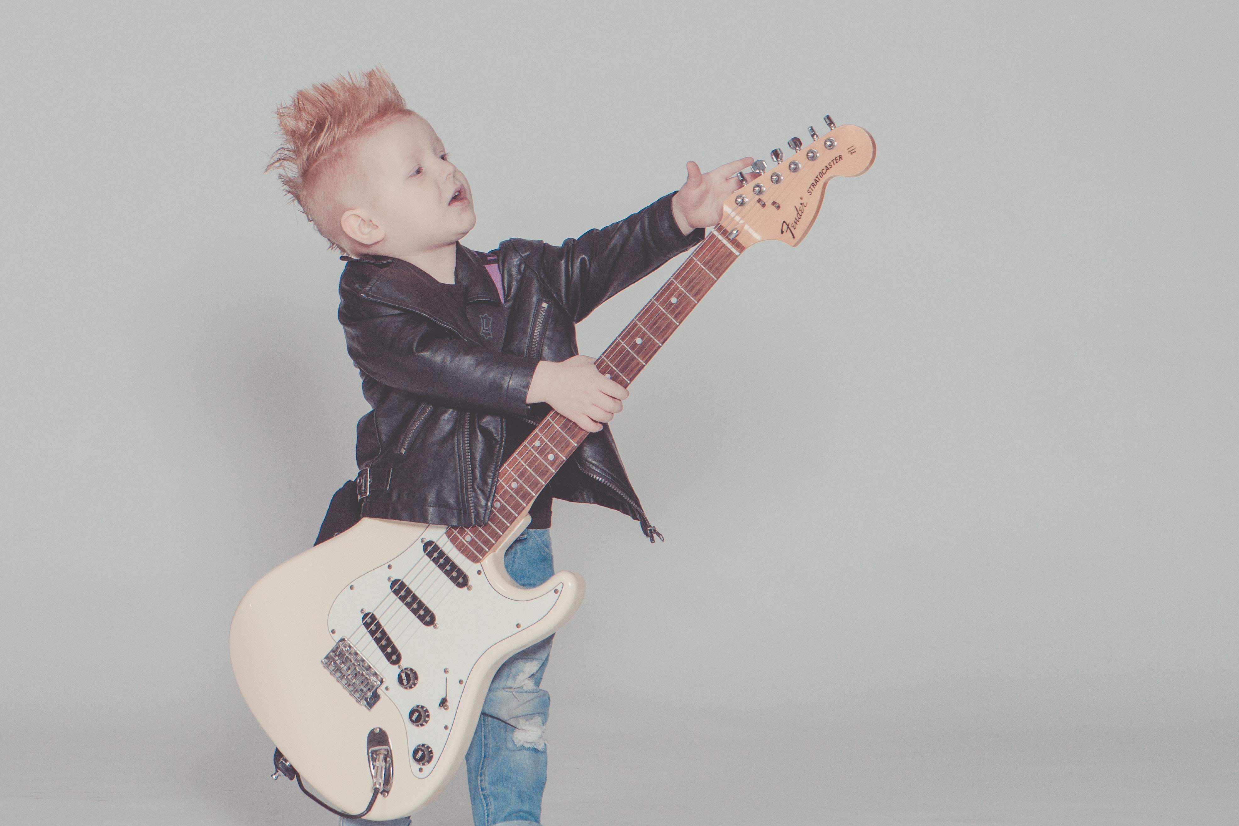Tocas un instrumento no solo sirve para formar músicos. (Foto Prensa Libre: Pixabay)