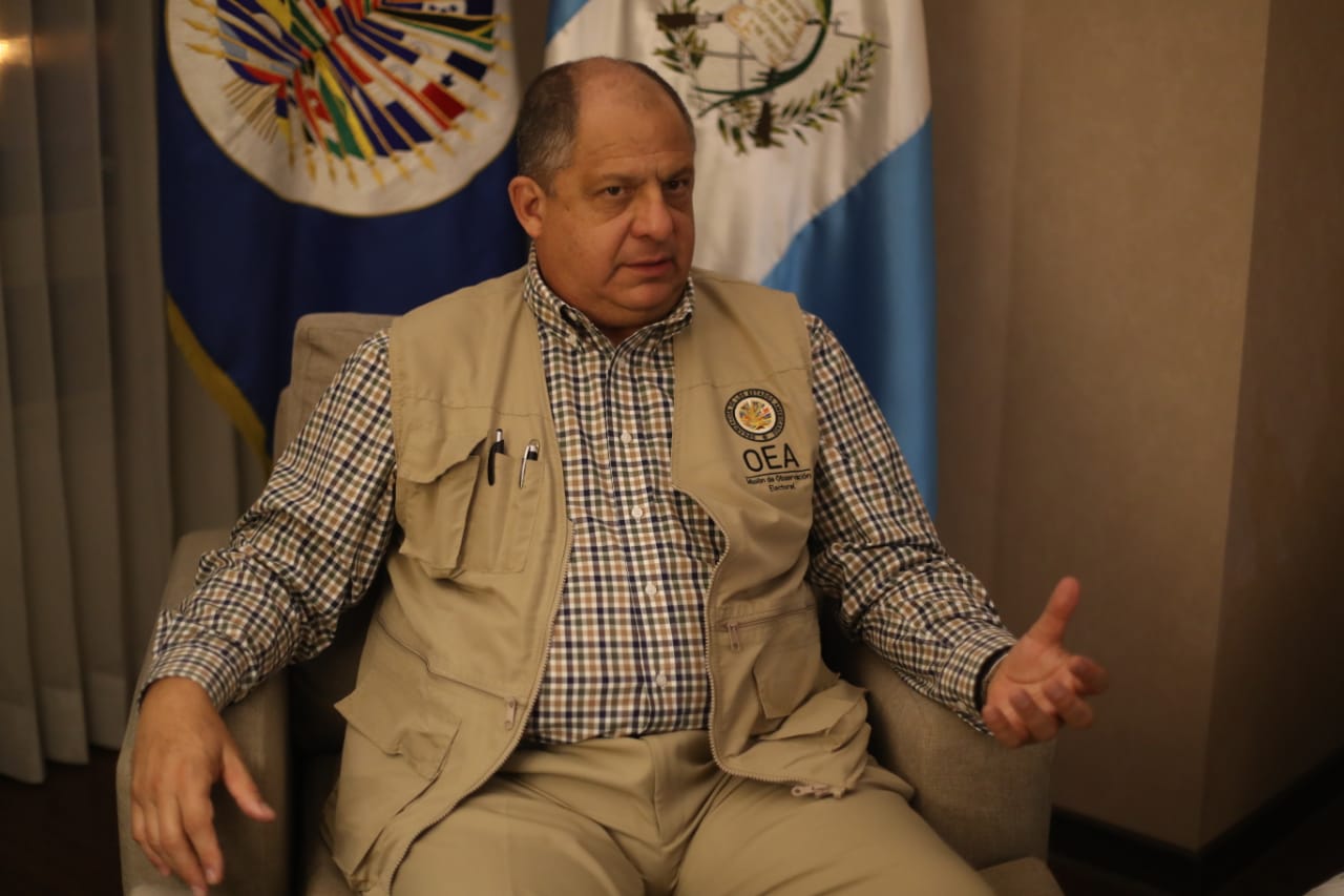 El jefe de la Misión de Observación Electoral de la OEA, Luis Guillermo Solís habló con Prensa Libre sobre el proceso electoral. (Foto Prensa Libre: Óscar Rivas)