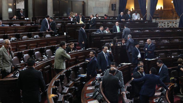 Legisladores tienen posturas encontradas sobre la posibilidad de iniciar un lobby con autoridades estadounidense. (Foto Prensa Libre: Hemeroteca PL)