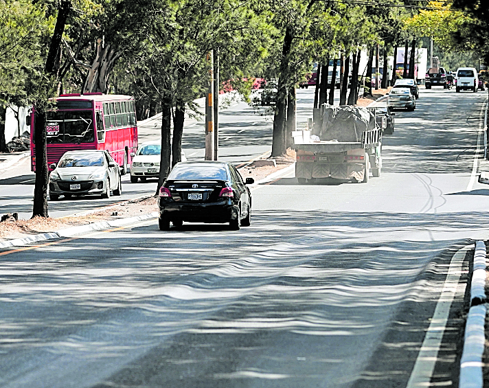 Desde la semana pasada se observó menos tránsito en la metrópoli, según autoridades de tránsito. (Foto Prensa Libre: Hemeroteca PL)
