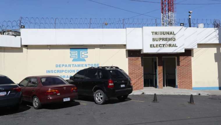 Sede de informática del Tribunal Supremo Electoral que fue allanada por el MP. (Foto Prensa Libre: Érick Ávila) 