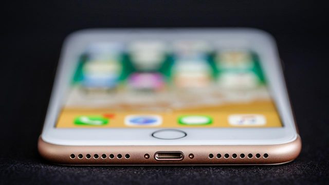 Con la llegada del iOS13 de Apple, algunos modelos de iPhone quedarán obsoletos. (Foto Prensa Libre: Forbes)