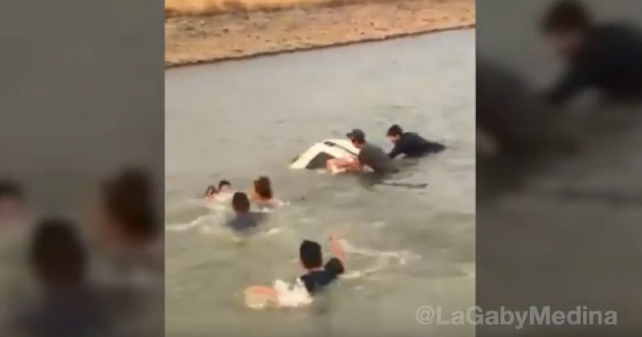 Momento en que una familia que no sabía nadar está apunto de ahogarse en una presa en Jalisco, México. (Foto Prensa Libre: Youtube)