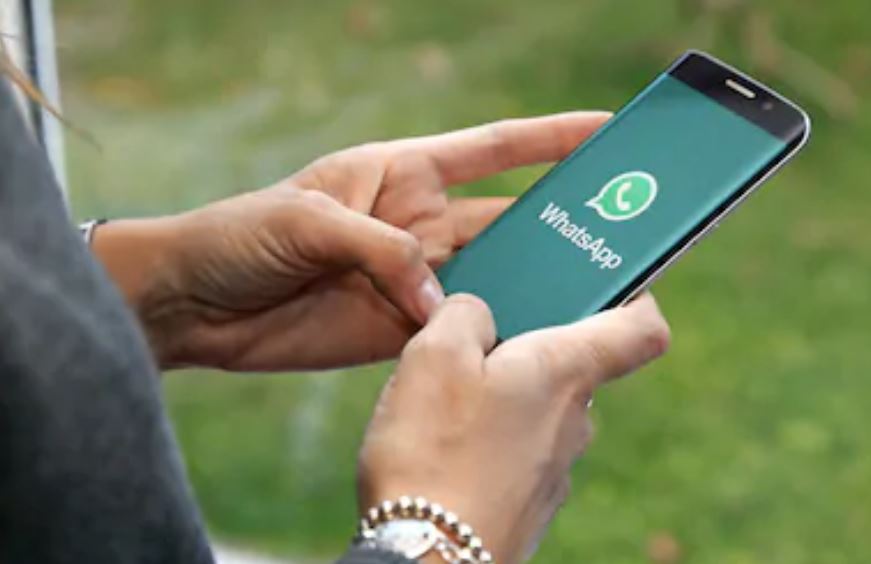 WhatsApp trabaja en función que permita comparte estados en varias redes sociales. (Foto Prensa Libre: Shutterstock)