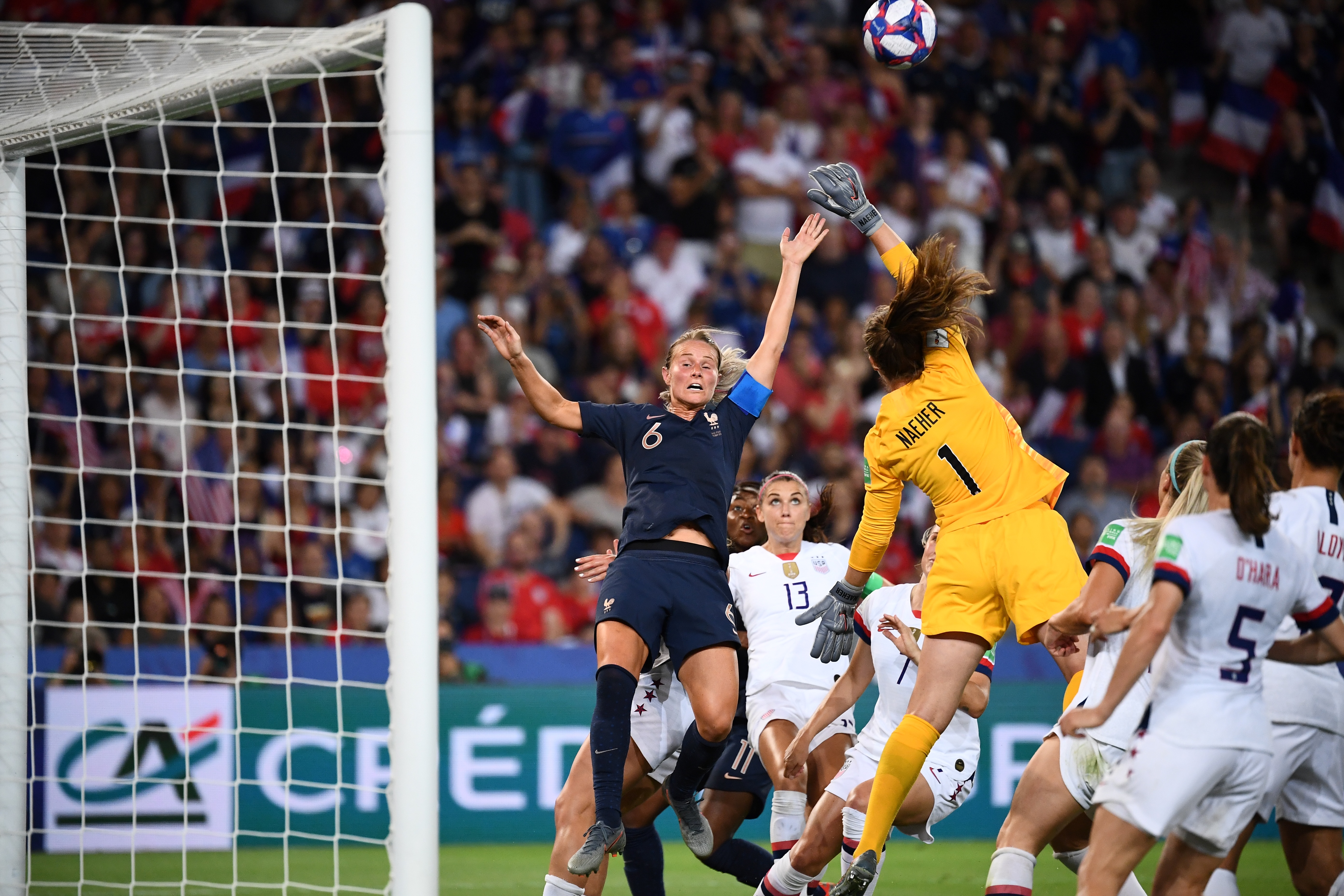 Aficionados machistas han criticado el futbol femenino durante el Mundial Francia 2019. (Foto Prensa Libre: AFP)