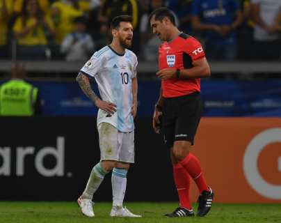 Roddy Zambrano, árbitro criticado por Messi en el Argentina vs Brasil, elogia los resultados del VAR