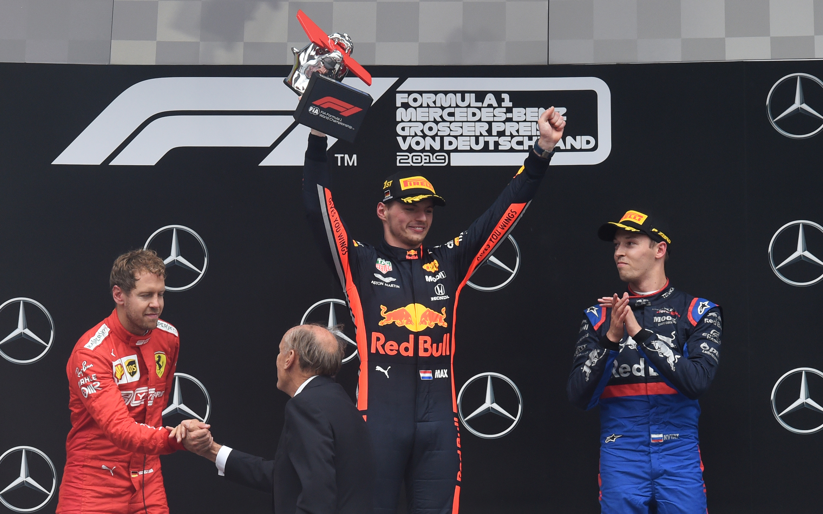 Max Verstappen celebra después de ganar en el Gran Premio de Alemania. (Foto Prensa Libre: AFP)