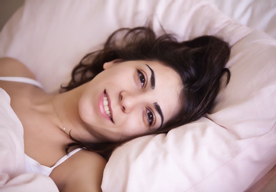 ¿Qué influye en sus mañanas para despertar con buen ánimo? (Foto Prensa Libre: Pixabay)