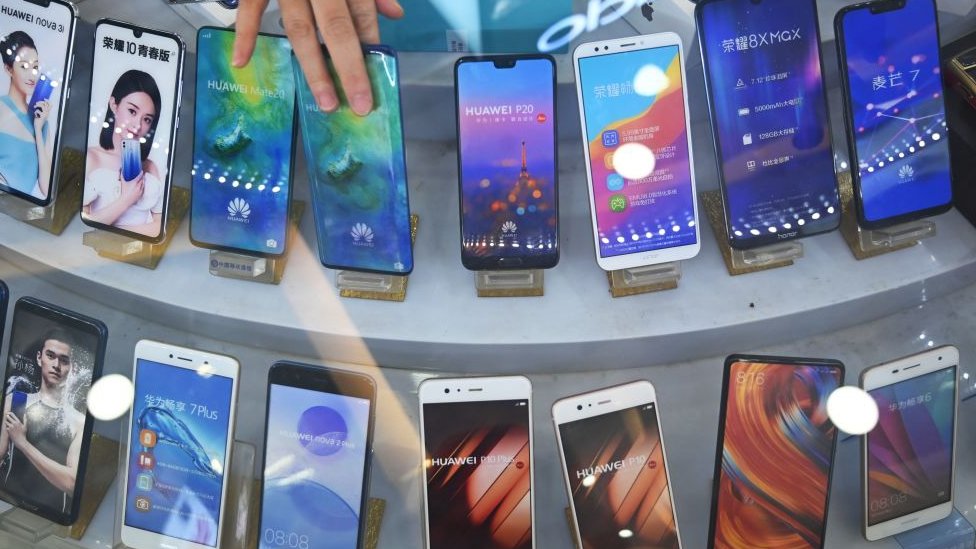 ¿Es posible tener un celular que no tenga nada que ver con Apple o Google? (Foto Prensa Libre: AFP)