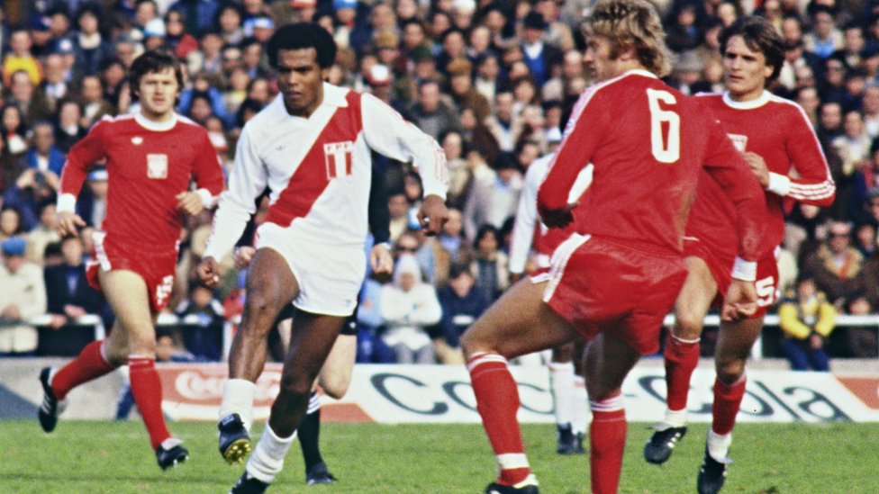 Teófilo Cubillas fue uno de los símbolos de la generación de futbolistas peruanos de la década del 70. (Foto: Getty Images)