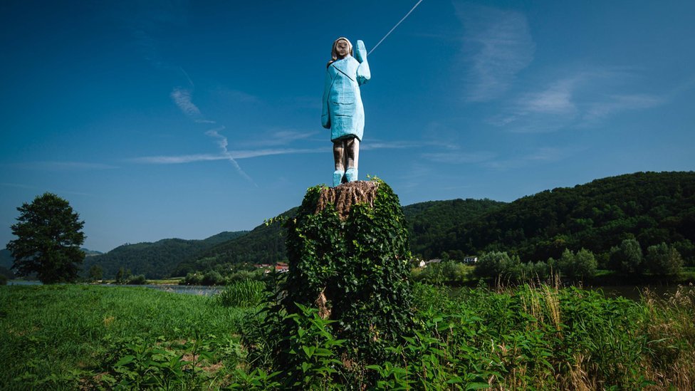 La controvertida estatua de Melania Trump en Eslovenia