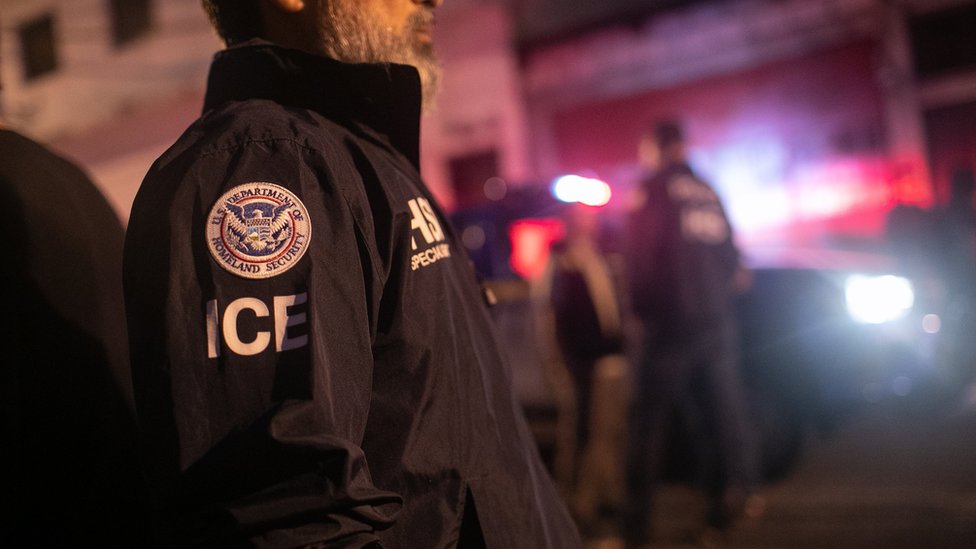 Los agentes de ICE podrán expulsar inmigrantes sin pasar por los tribunales. Foto:Getty Images