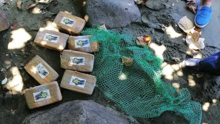 El hallazgo más reciente de estos paquetes ocurrió cerca de una playa en la provincia de Quezón.