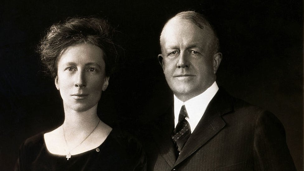 Frank Gilbreth y Lilian Moller fueron pioneros en el estudio de la ergonomía.