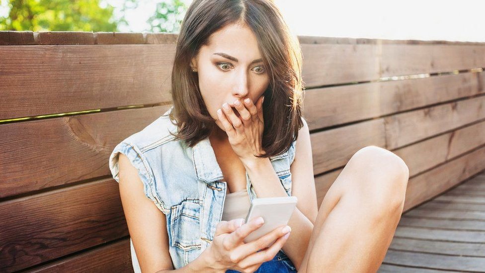 Los comentarios en las redes, sin importar si son verdaderos o falsos, pueden causarle gran daño a una empresa. (Foto Prensa Libre: Getty Images)