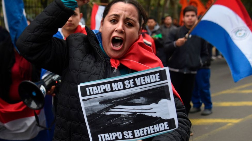 El acuerdo bilateral también provocó protestas en las calles. Foto:Getty Images