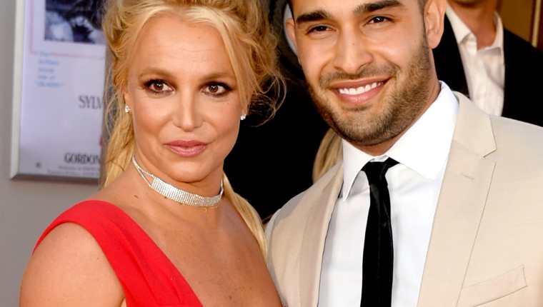 Britney Spears anuncia su compromiso con Sam Asghari. Foto Prensa Libre: AFP / Getty Images. 
