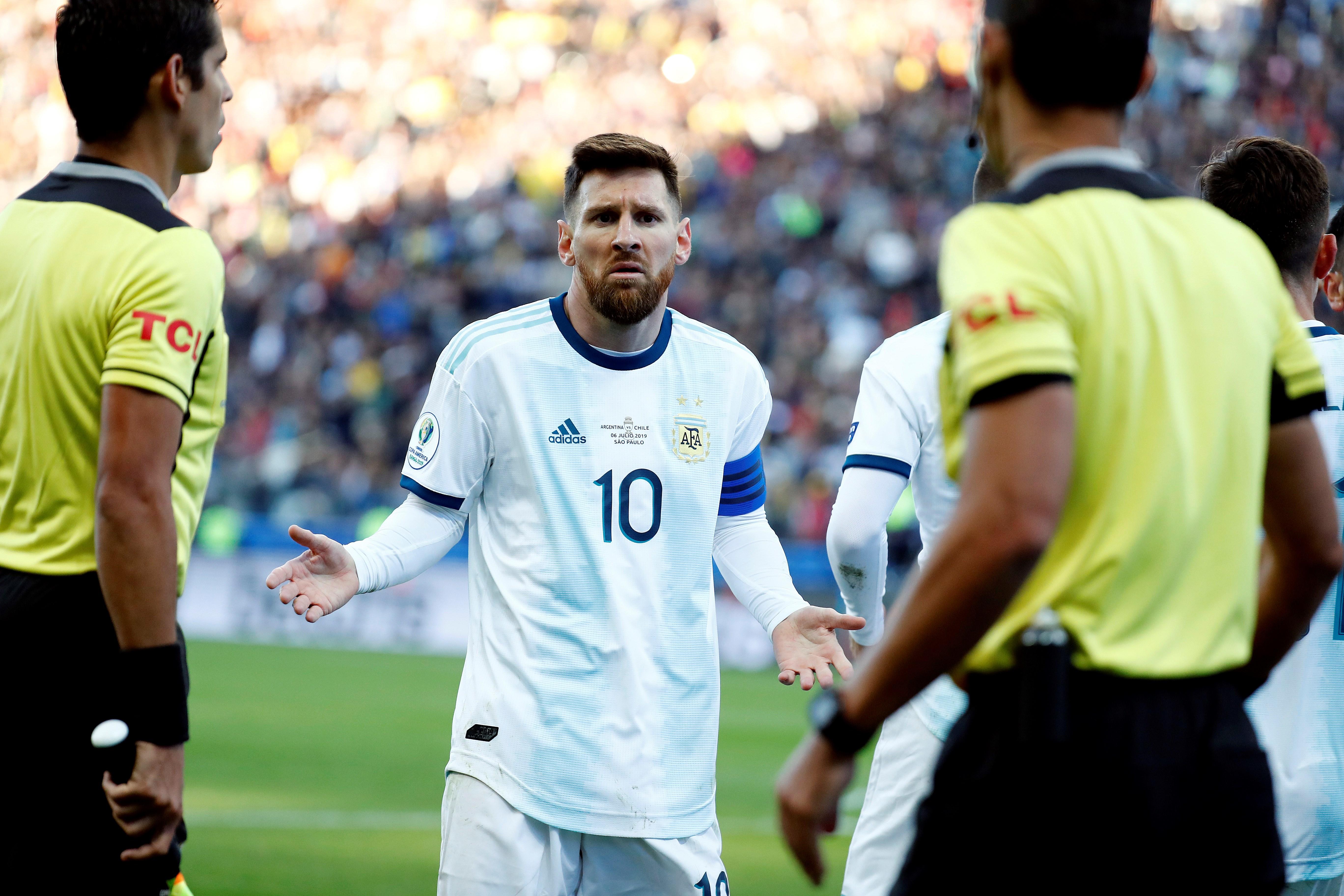 El futbolista argentino Lionel Messi criticó el arbitraje de la Copa América 2019. (Foto Prensa Libre: EFE)