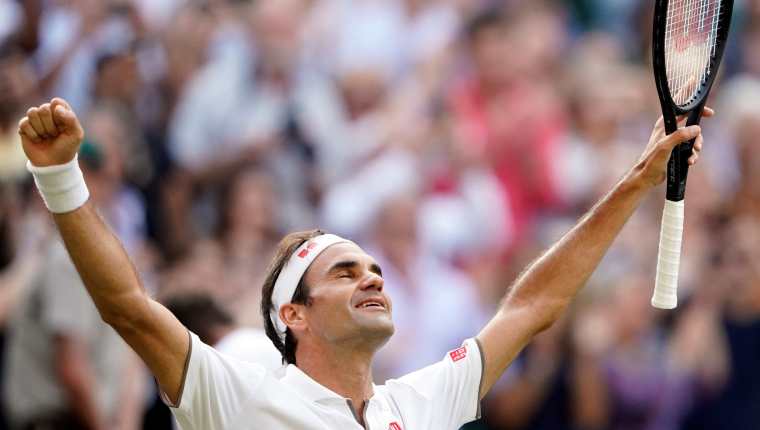 Roger Federer se impuso a Rafa Nadal y jugará por el título. (Foto Prensa Libre: EFE)