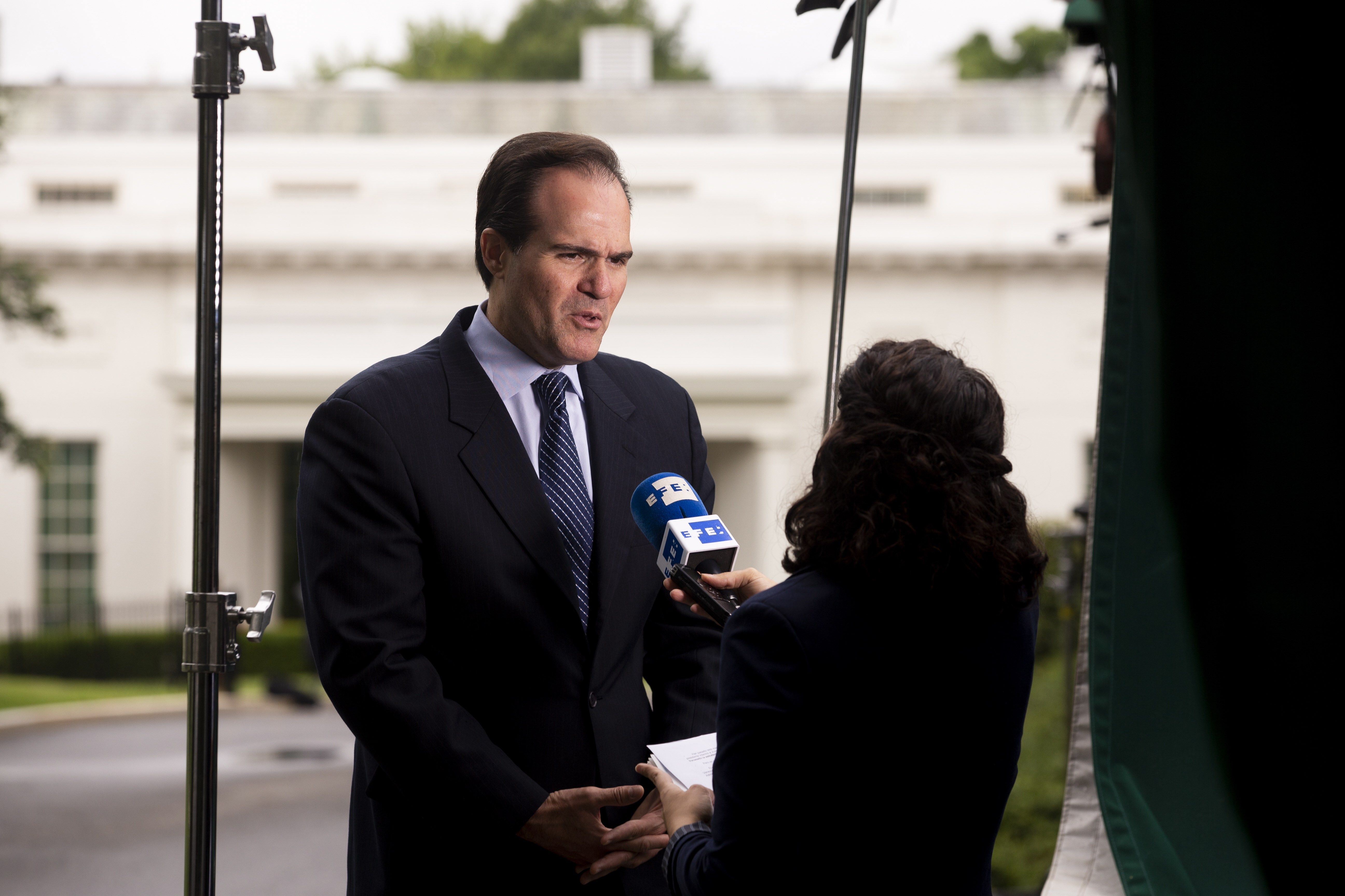 Mauricio Claver-Carone, asesor del presidente de EE. UU., Donald Trump, evalúa temas migratorios. (Foto Prensa Libre: EFE)