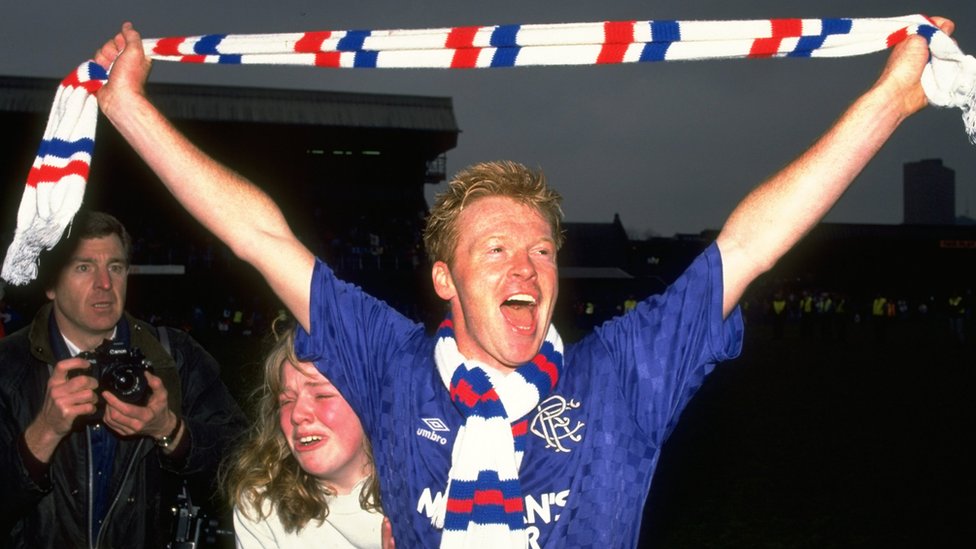Johnston ganó dos ligas con Rangers en Escocia. (Foto:Getty Images)