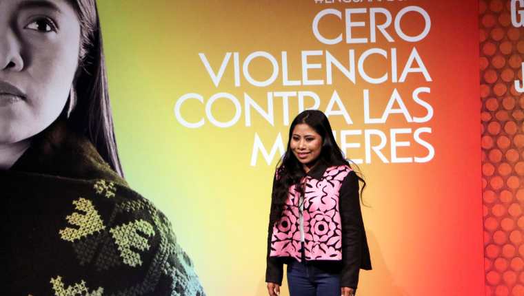 El mensaje de Yalitza Aparicio no es solo para quienes han sido víctimas, sino que también habla a los generadores de violencia.  Foto Prensa Libre: AFP