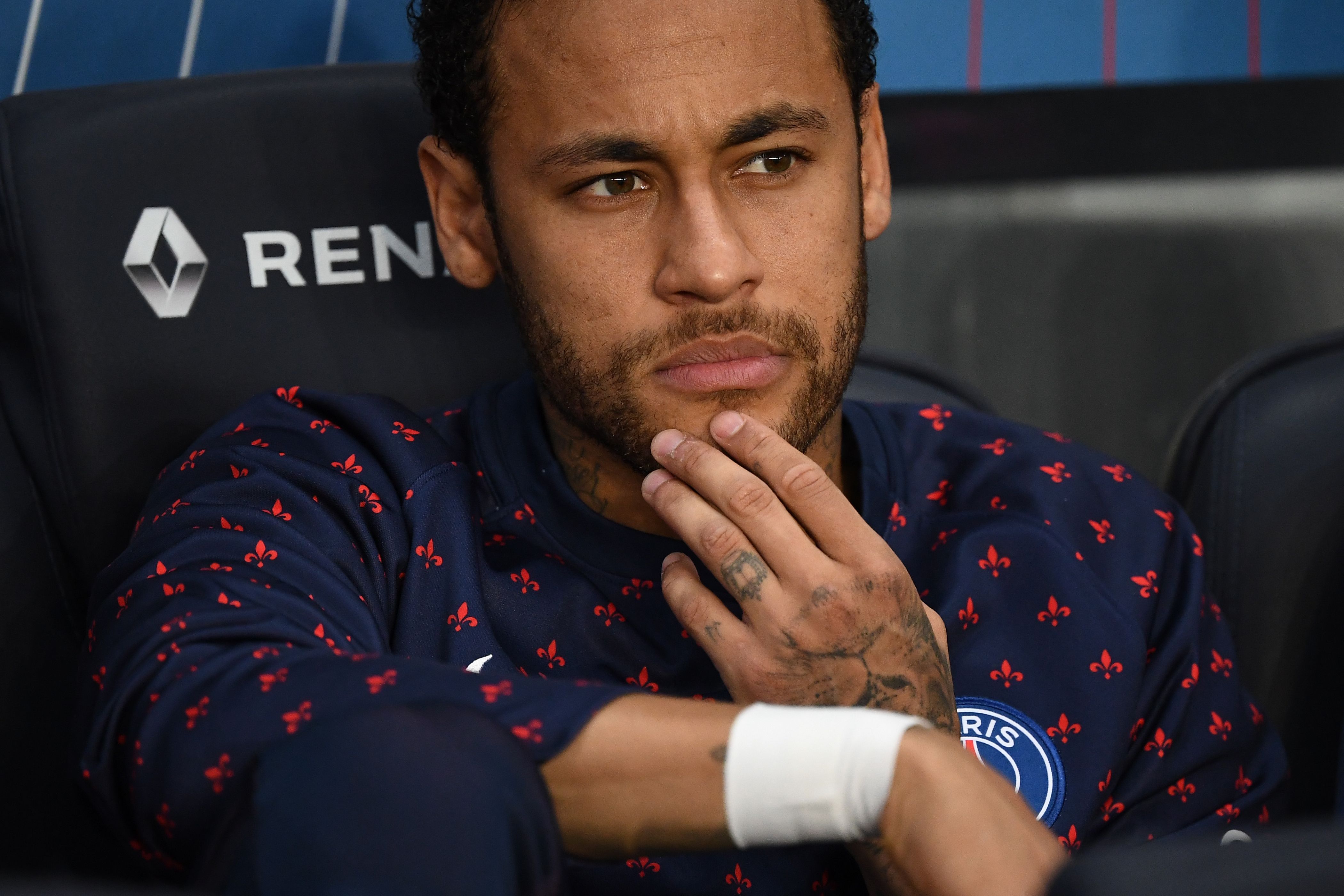 Agentes de Neymar definen su futuro en el balompié mundial. (Foto Prensa Libre: AFP)