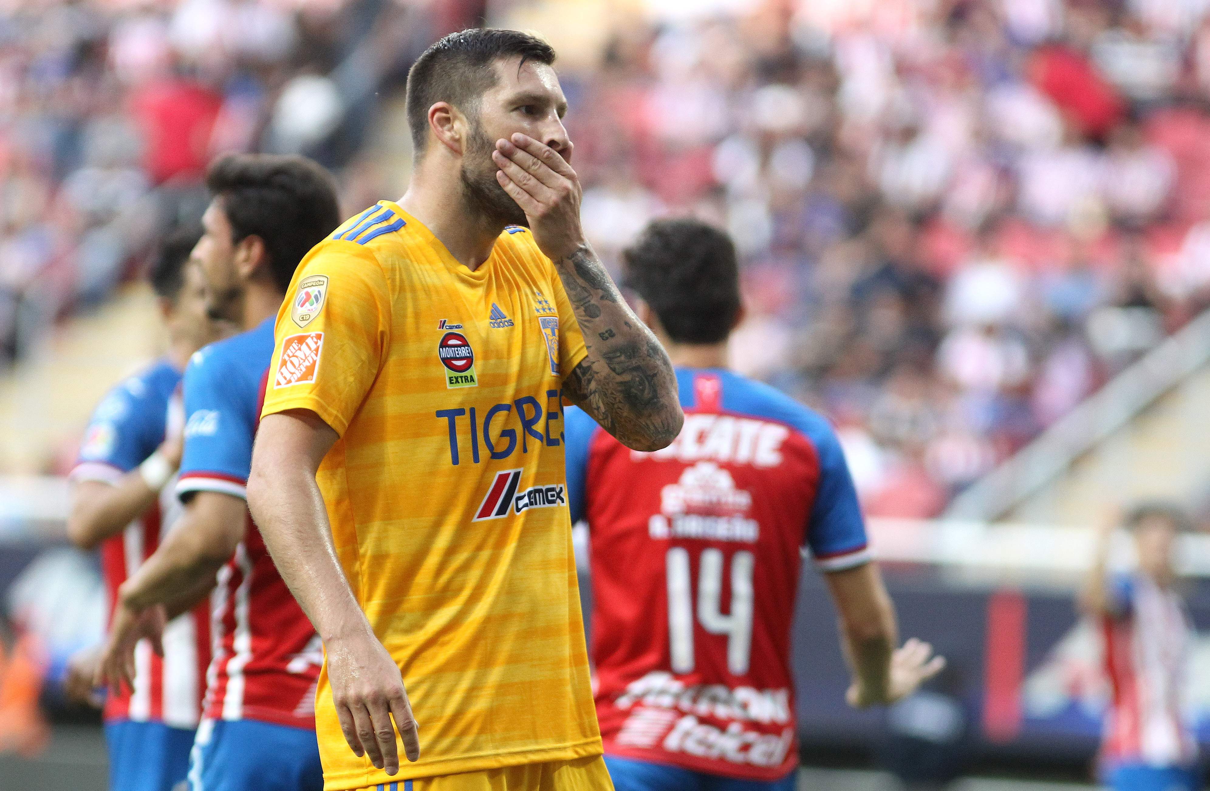 Andre-Pierre Gignac tuvo un partido complicado contra las Chivas. (Foto Prensa Libre: AFP)