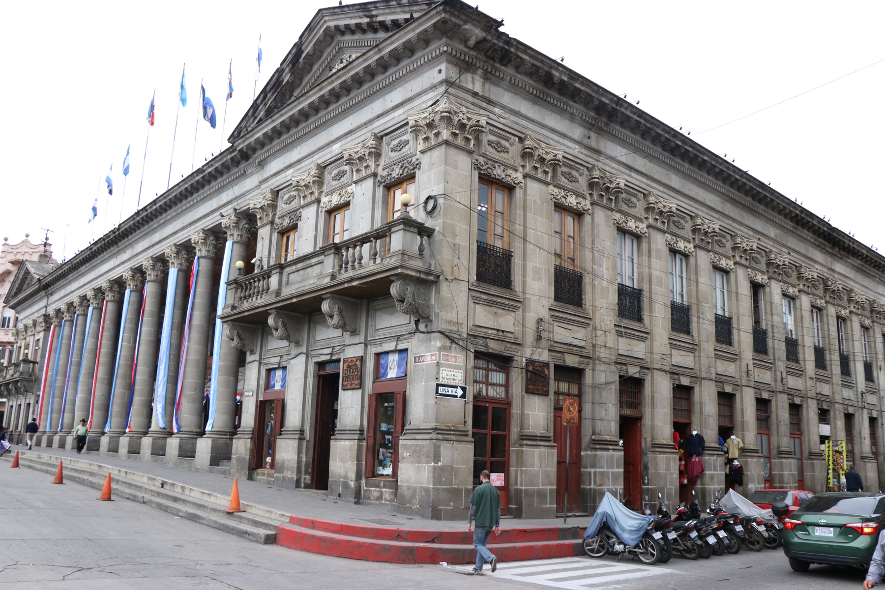 El incremento sería para 1 mil 200 trabajadores municipales. (Foto Prensa Libre: María Longo) 