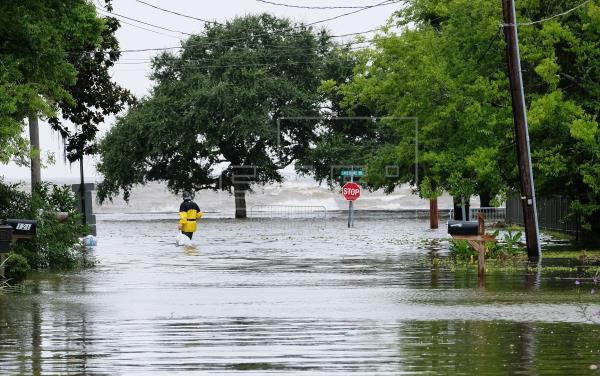 El huracán Barry ha causado inundaciones en  Louisiana, EE. UU. (Foto Prensa Libre: EFE)