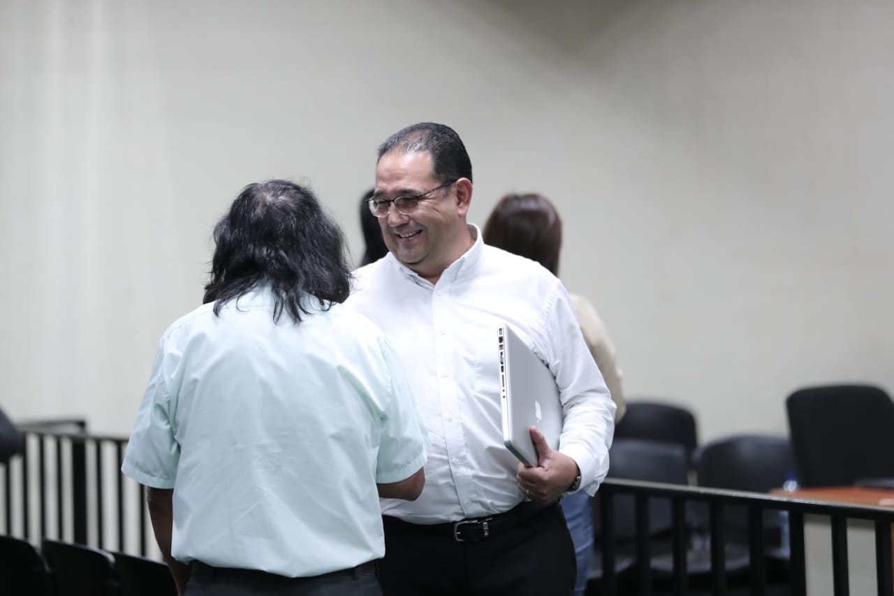 Sammy Morales durante una pausa en el debate del caso Botín en el Registro de la Propiedad. (Foto Prensa Libre: Juan Diego González)