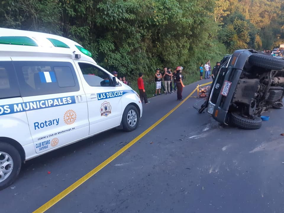 En Colomba, Quetzaltenango, una adolescente murió en un accidente de tránsito. (Foto Prensa Libre: CBMD)