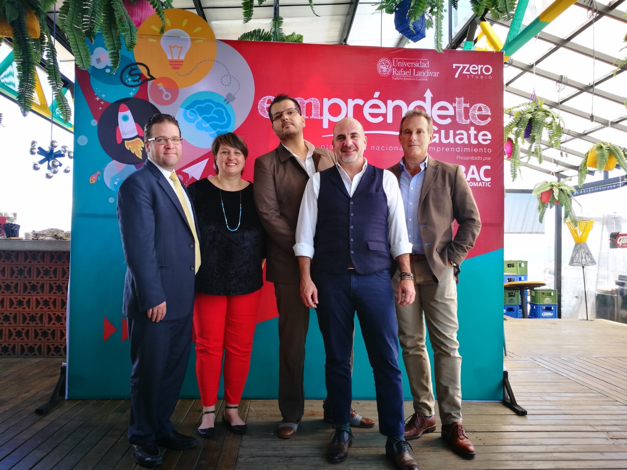 Representantes de Empréndete Guate realizaron la apertura de la convocatoria para emprendedores nacionales. (Foto Prensa Libre: cortesía Empréndete Guate)