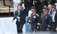 El presidente Jimmy Morales durante el desfile del Día del Ejército. (Foto Prensa Libre: Hemeroteca PL) 