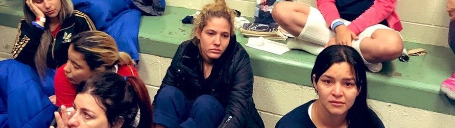 Congresistas demócratas en una supervisión dialogaron con mujeres migrantes detenidas en centros de El Paso, Texas, en EE. UU. (Foto Prensa Libre: Cortesía)