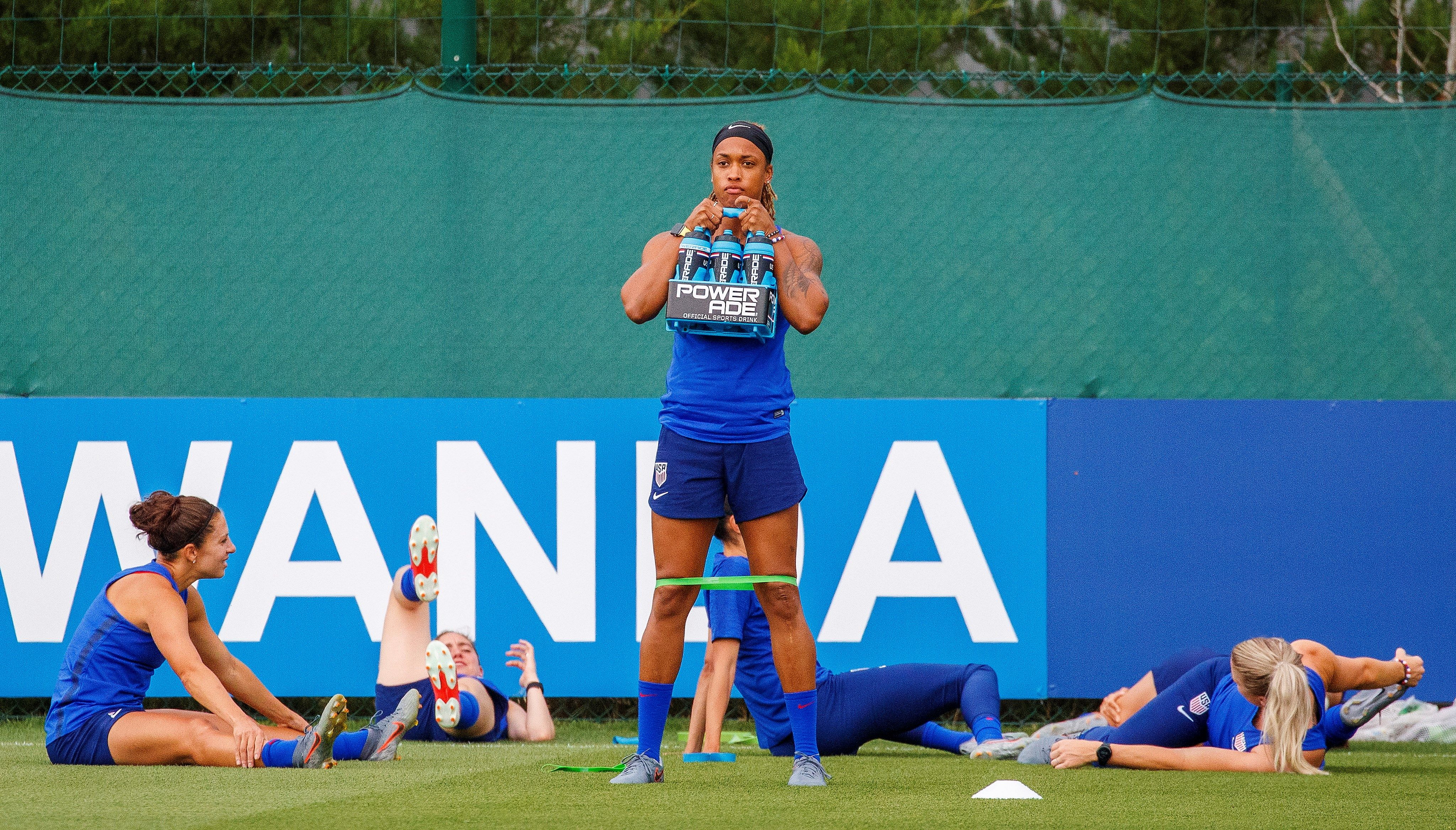 El futbol femenino tiene un alto grado de participación, según la fifa. (Foto Prensa Libre: EFE)