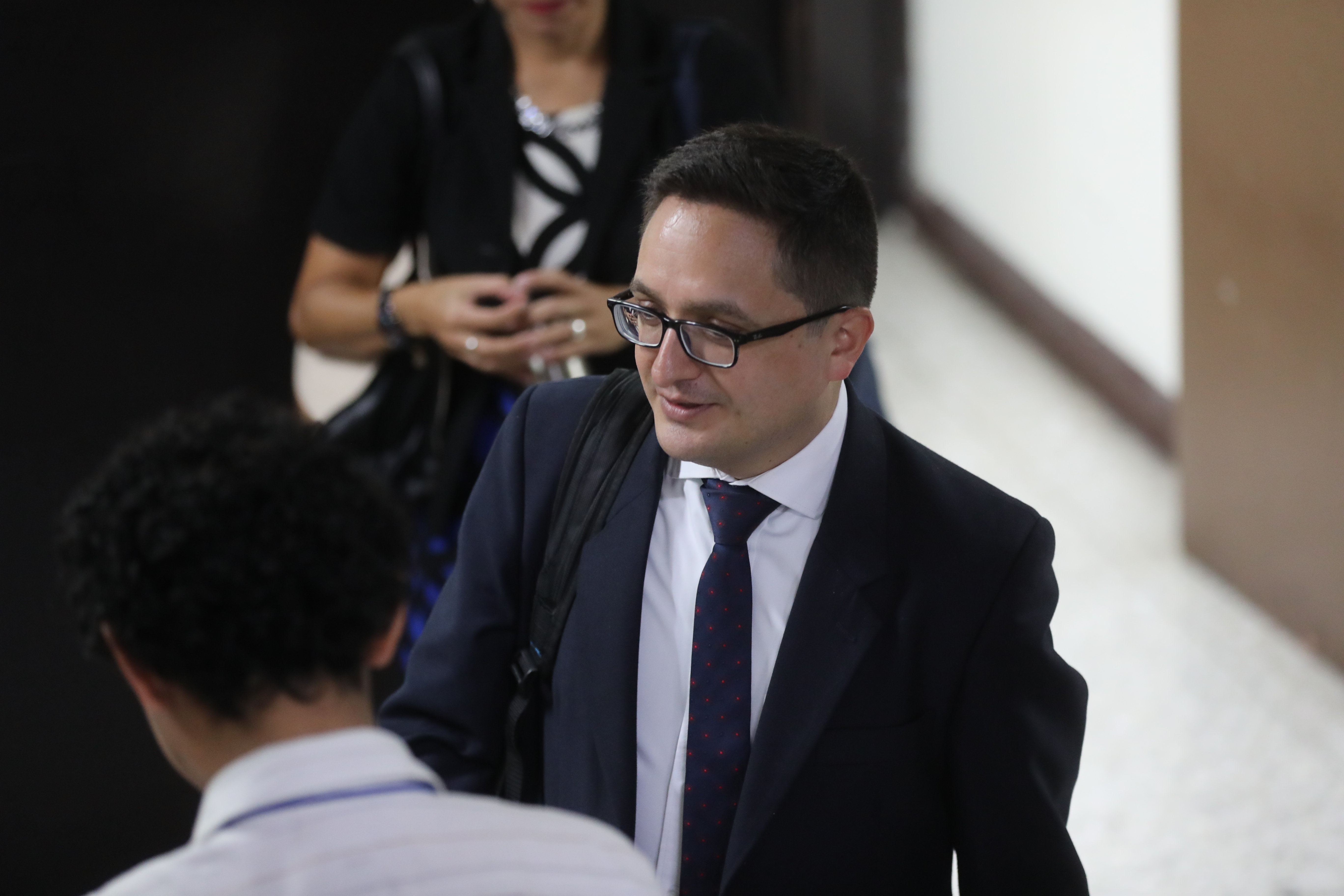 Juan Francisco Sandoval, jefe de la Fiscalía Especial contra la Impunidad, al salir de audiencia judicial en la Torre de Tribunales. (Foto Prensa Libre: Hemeroteca PL)