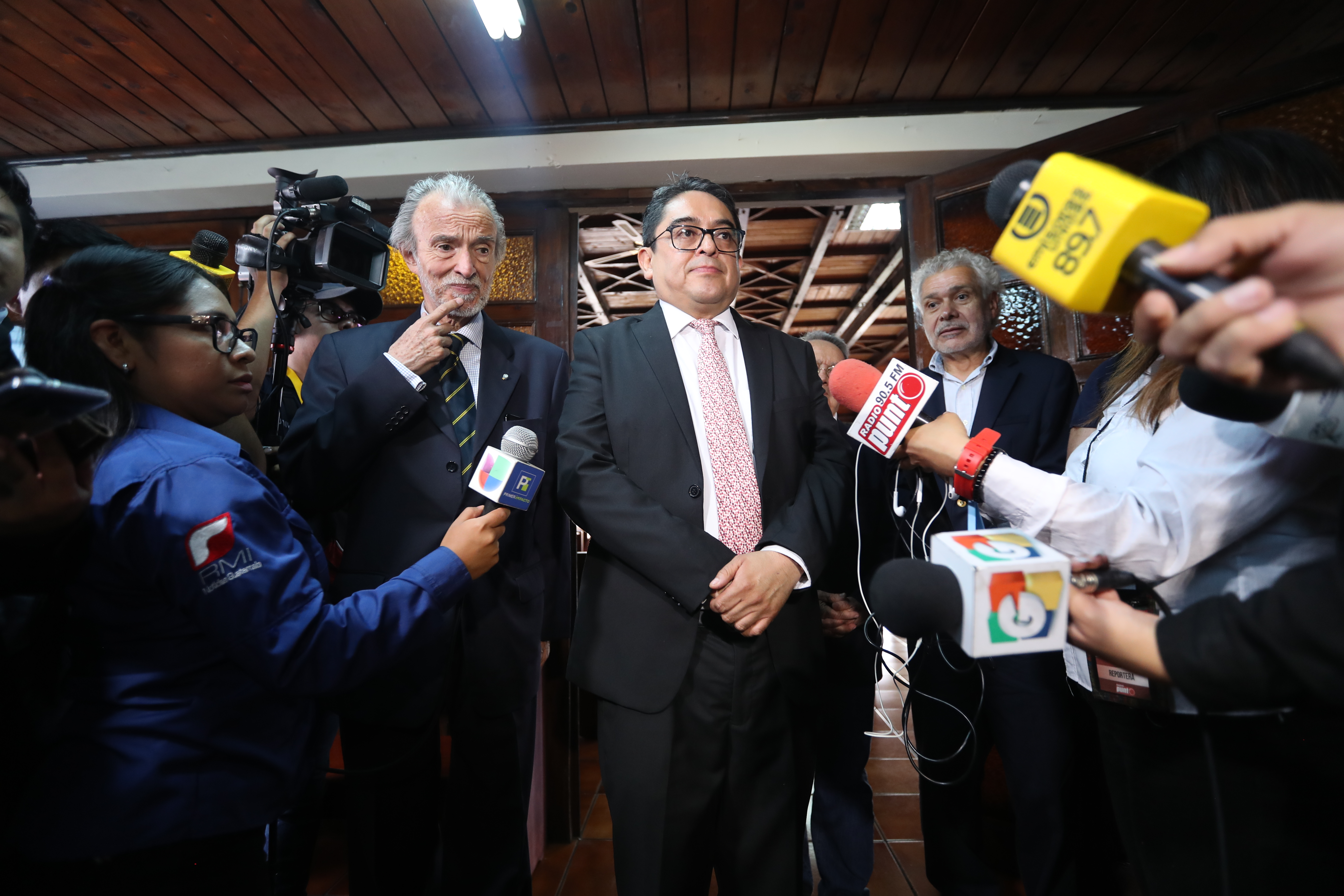 Excancilleres y el ciudadano Manfredo Marroquín fueron amparados por la CC en torno a la firma del acuerdo entre Guatemala y Estados Unidos. (Foto Prensa Libre: Hemeroteca PL)