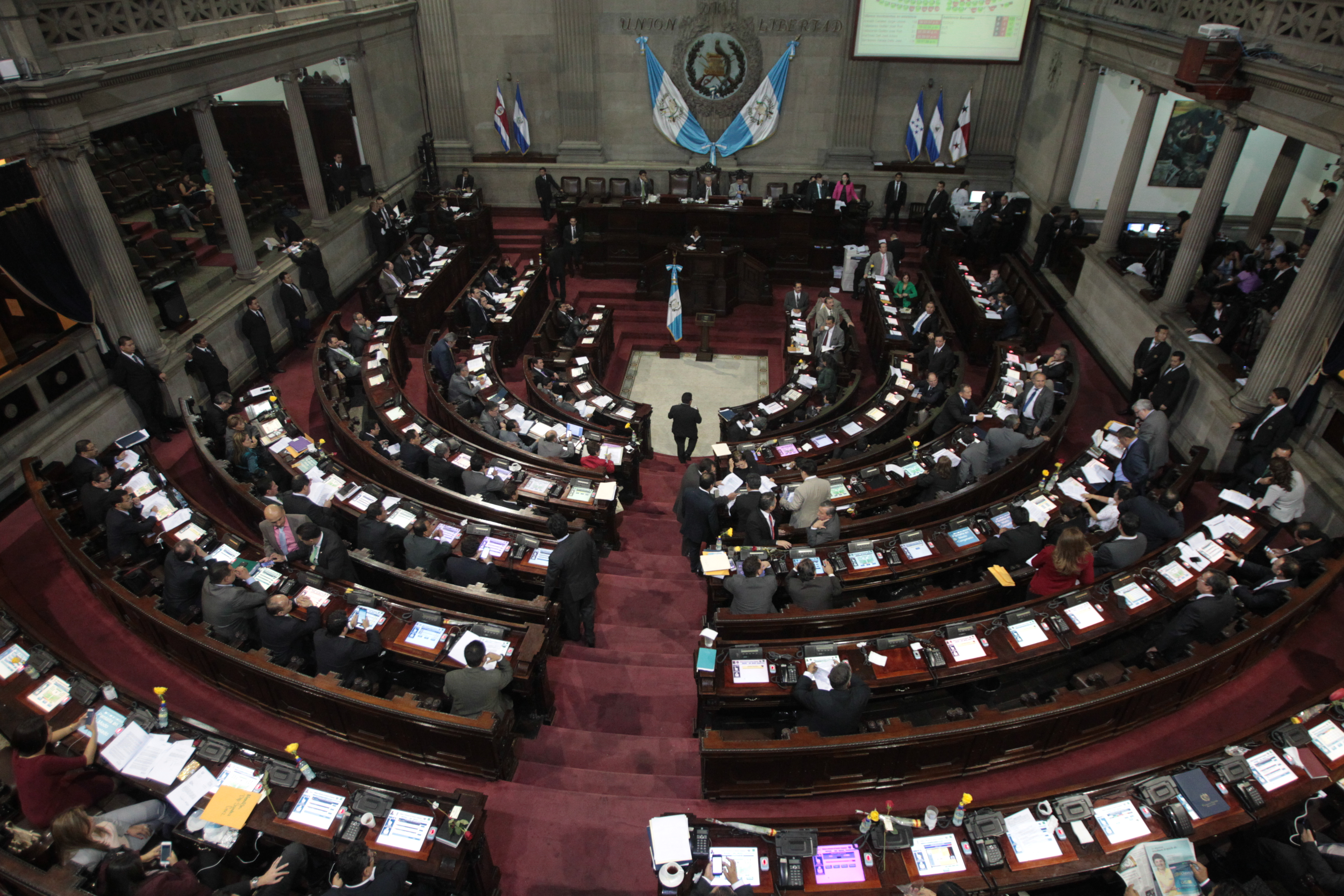 Los diputados presentaron un punto resolutivo relacionado al Coronavirus (Foto Prensa Libre: Hemeroteca PL)