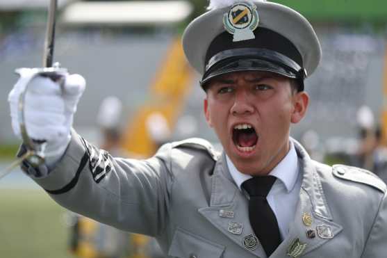 Los comandantes de banda gritan para dictar las instrucciones a sus escuadras. Foto Prensa Libre: Óscar Rivas