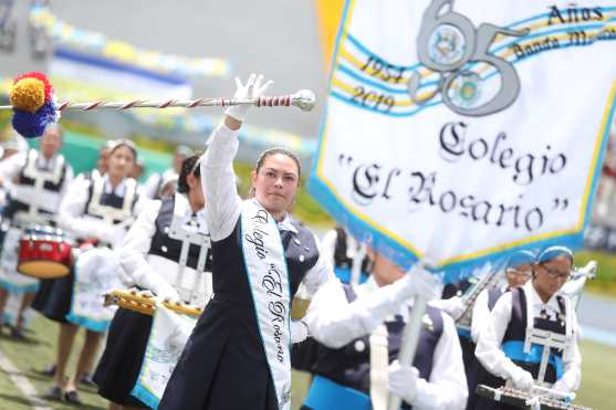 La primera banda de mujeres en Guatemala es la del colegio El Rosario. Foto Prensa Libre: Óscar Rivas